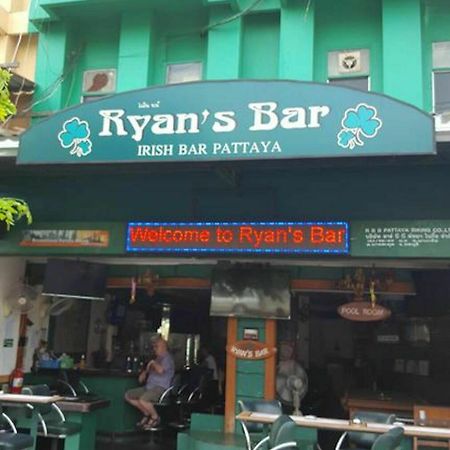 Hotel Ryan'S Bar Pattaya Esterno foto